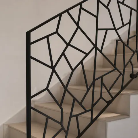 Treppenanlage mit Metallstufen